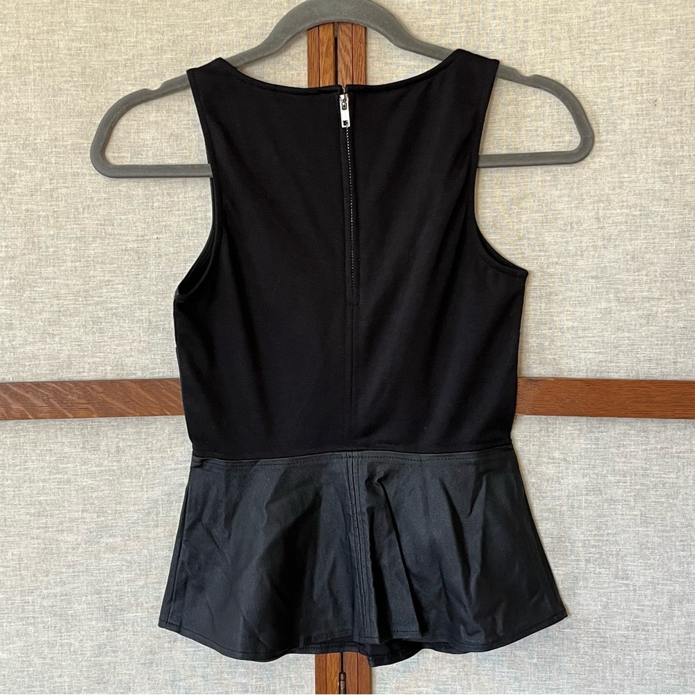 Guess Sleeveless Black Faux Leather Front Peplum Shirt - XS - Picture 2 of 6